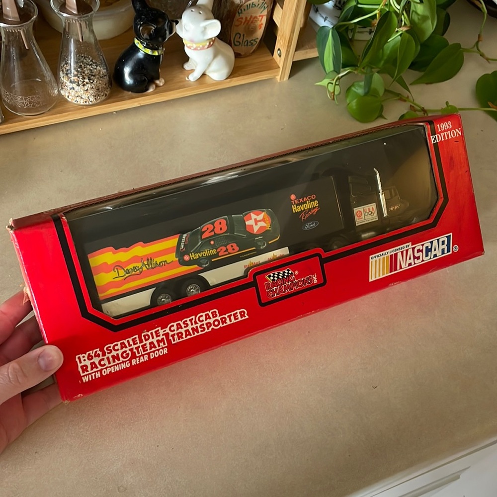 🏁 1993 Racing Champions Davey Allison #28 NASCAR 1:64 Transporter NOS
